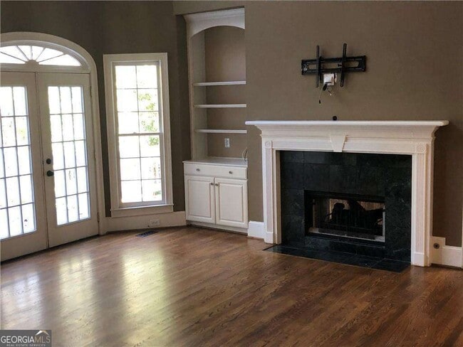 Building Photo - 1510 Maplewood Ct