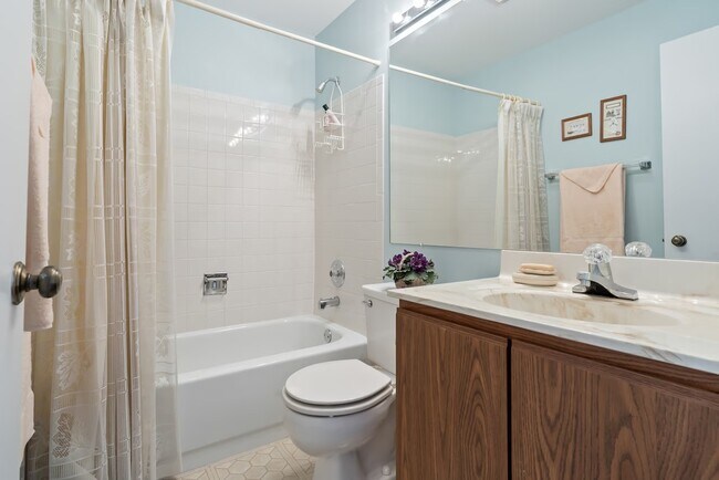 Building Photo - 573 E Windgate Ct