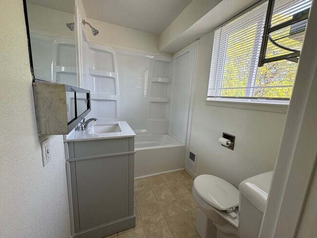 Building Photo - Missouri Property
