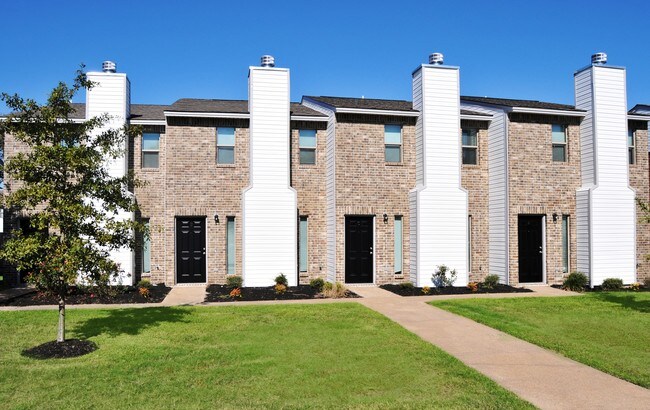 Building Photo - Casa Verde Townhomes