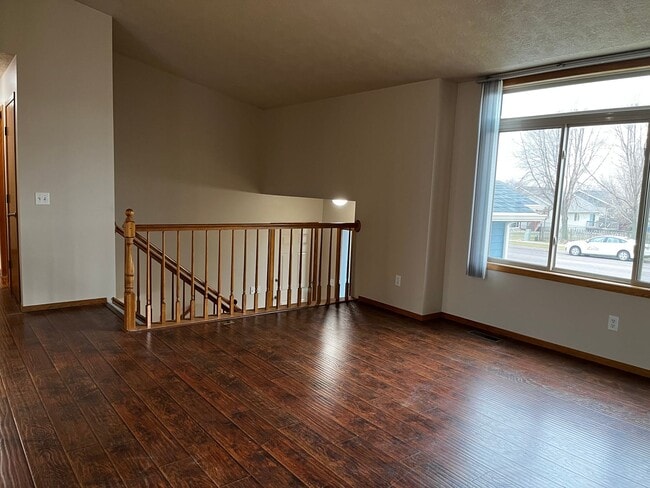 Building Photo - 5 Bed/2 Bath Rental Home on West Side!