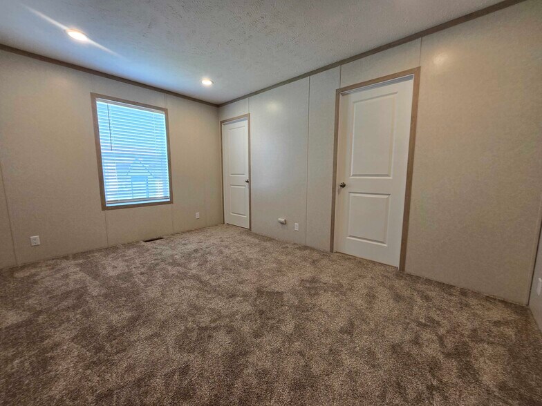 Building Photo - 52792 S Zacharias Ct