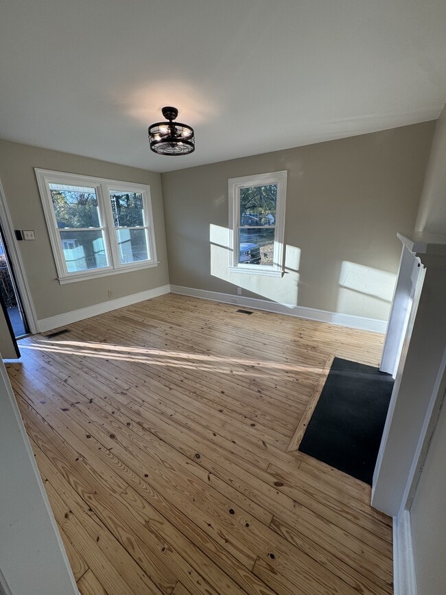 Building Photo - 221 Briggs Ave