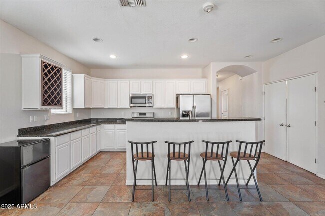Building Photo - 1423 S Newberry Ln