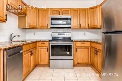 Building Photo - 1015 Lincoln St