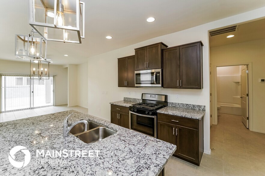 Building Photo - 10707 W Dickerson Dr