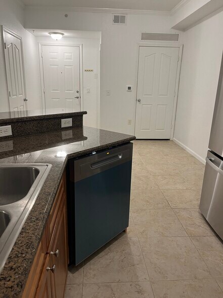 Building Photo - 12975 Positano Cir