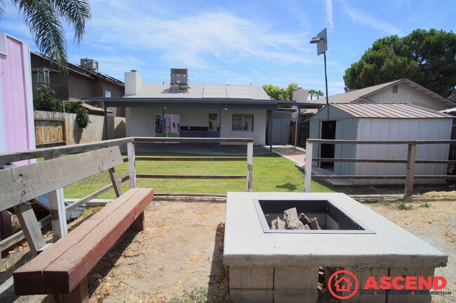 Building Photo - Charming Home in Southwest Bakersfield!