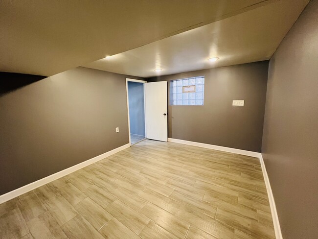 Building Photo - 3516 N Keating Ave