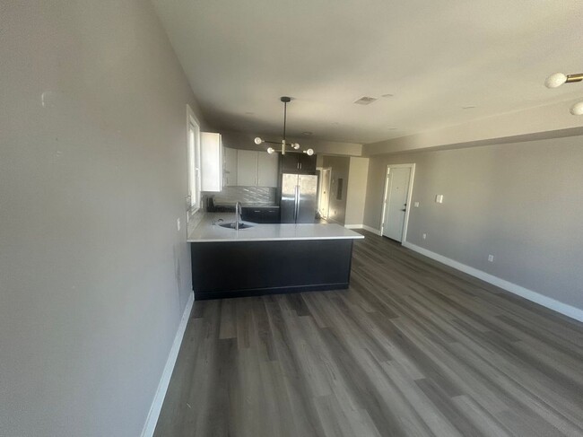 Primary Photo - 254 22nd St