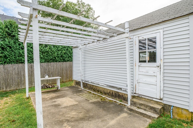 Building Photo - 51 Fortuna Dr