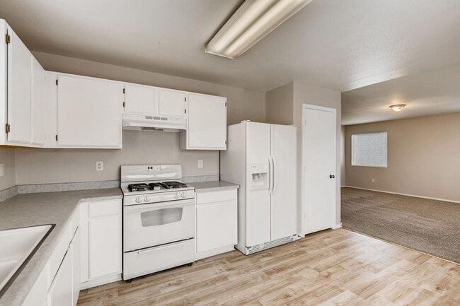 Building Photo - BEAUTIFUL 1 Story, 3 Bedroom 2 Bath Home Near Centennial Hills