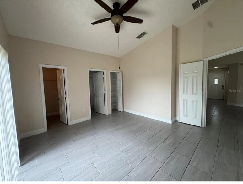 Building Photo - 649 Gazelle Dr