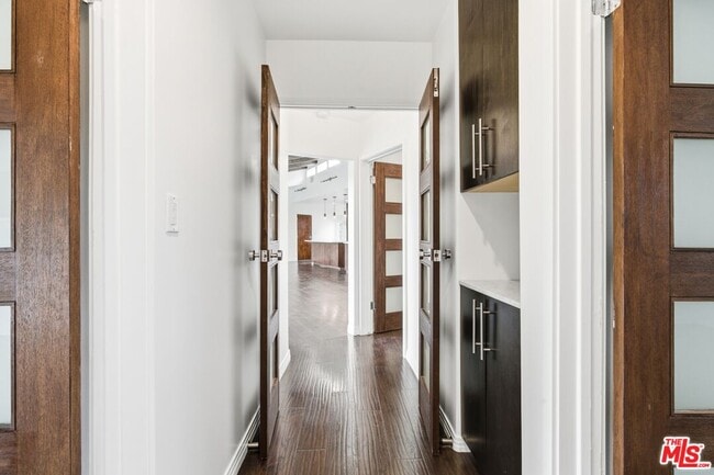 Building Photo - 3476 Troy Dr