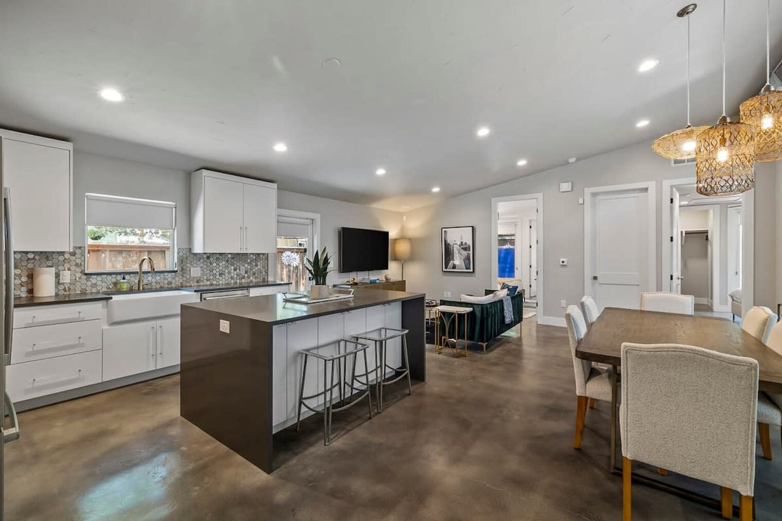 Building Photo - 2414a Kinney Rd