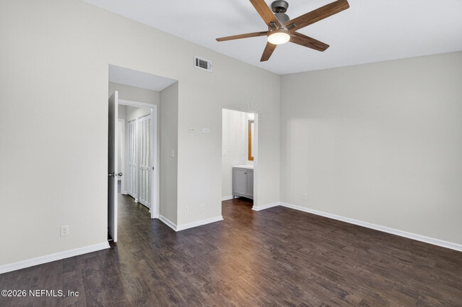 Building Photo - 7701 Baymeadows Cir W