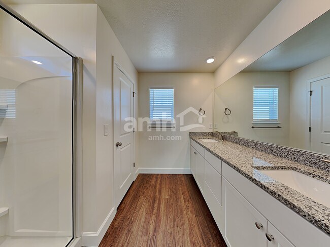 Building Photo - 2308 E Tumbleweed Rd