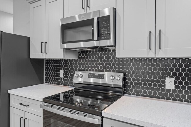 Building Photo - 402 W Stewart St