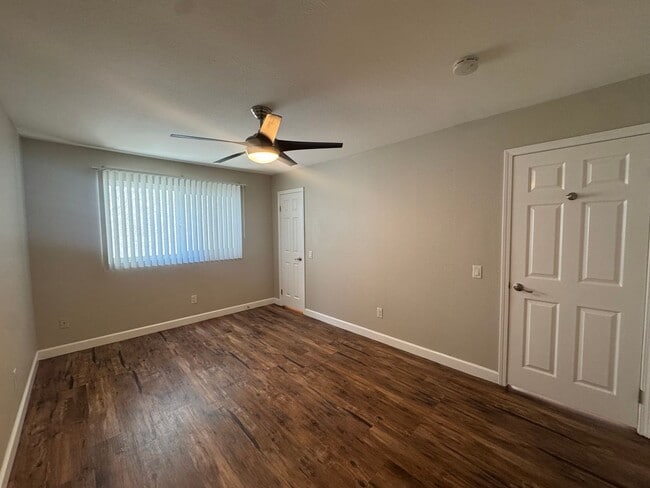 Building Photo - Spacious 2 Bed / 2 Bath Long Beach Condo Near Traffic Circle, CSULB & Belmont Heights