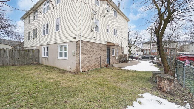 Building Photo - 146-06 228th St