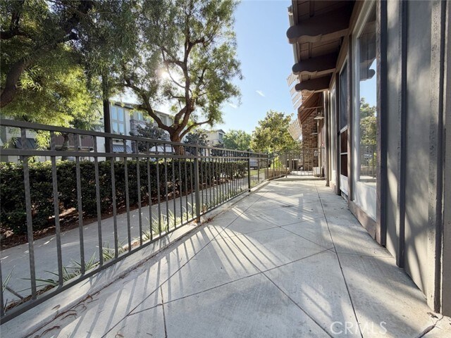 Building Photo - 274 Tustin Field Dr