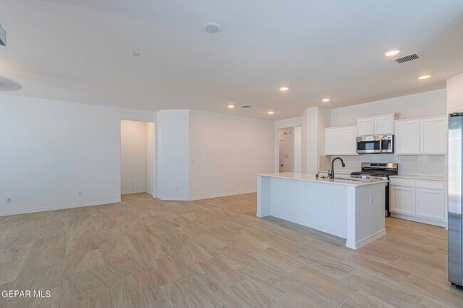 Building Photo - 10725 Walden Pond St