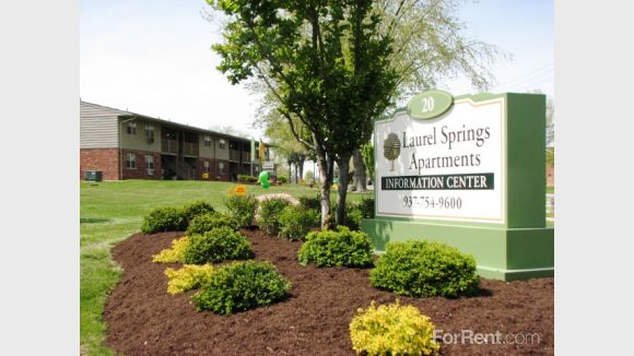 Primary Photo - Hometown Apartments / Laurel Springs