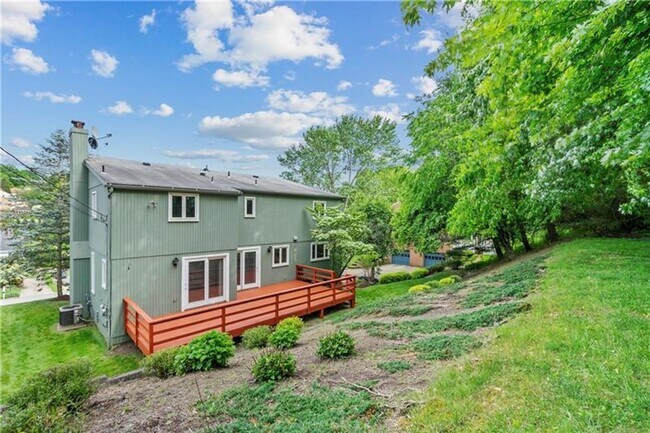 Building Photo - 4-Bedroom Home with 2 Full + 2 Half Baths ...
