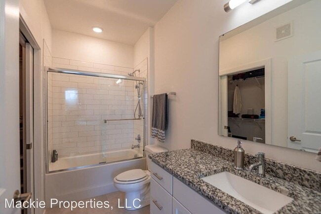 Building Photo - 2 br, 2.5 bath House - 304 West Kirkwood #308