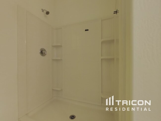 Building Photo - 29957 W Mitchell Ave