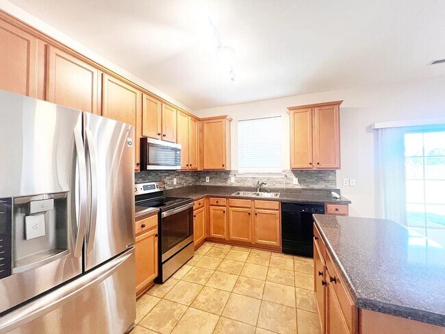 Building Photo - 703 Kingsmoor Dr