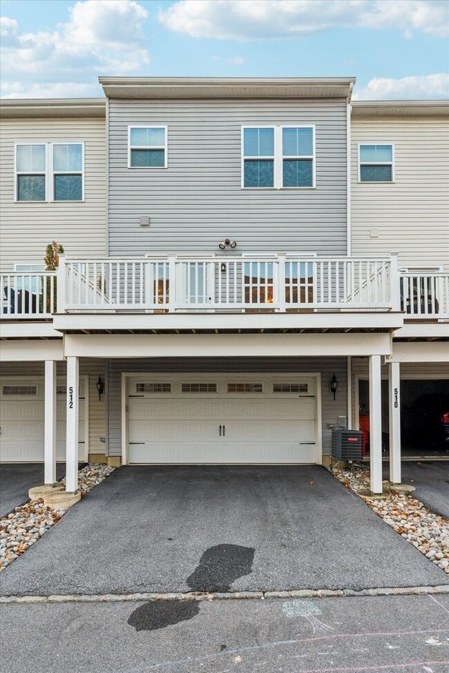 Building Photo - Luxury 3B/4B Townhome in Malvern!