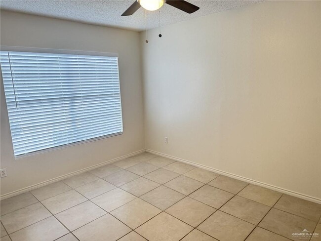 Building Photo - 3414 Santa Rocio St