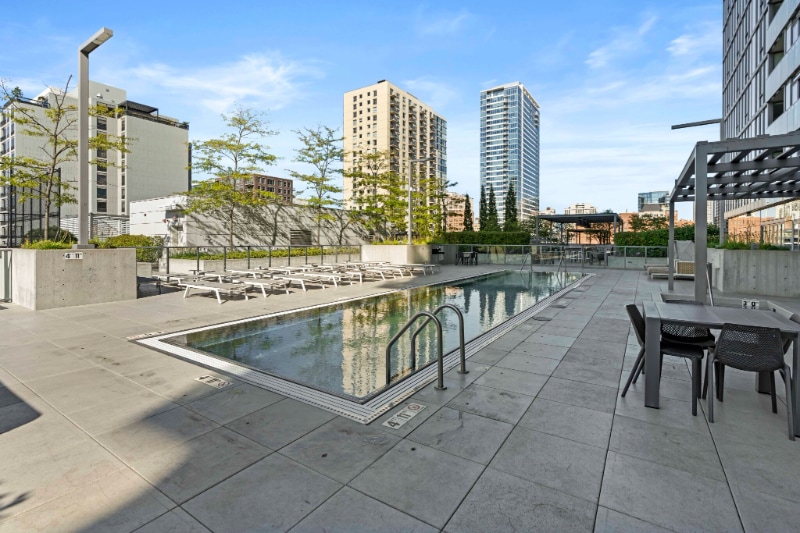 Building Photo - 1147 N Wells St