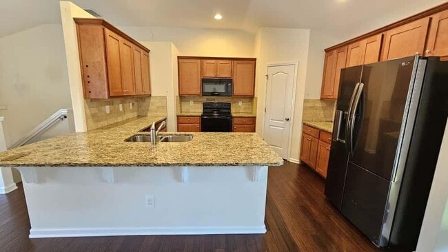 Building Photo - 2126 Crown Park Dr