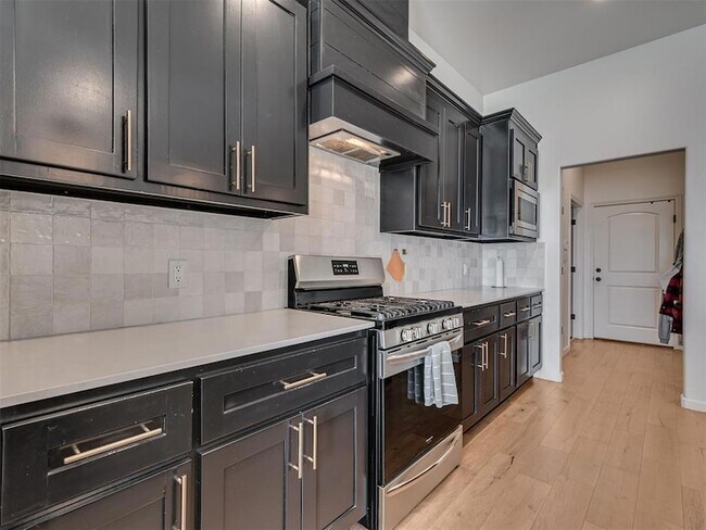 Building Photo - 11212 SW 30th St