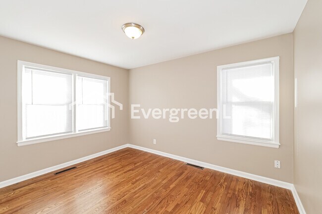 Building Photo - 6212 E 95th Terrace