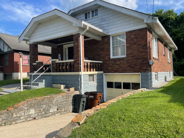 Primary Photo - 120 W 4th St