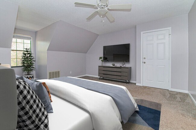 Building Photo - Knoxville 37938 - 2 bedroom, 2 bath home - Contact Jean Chung (865) 386-1022