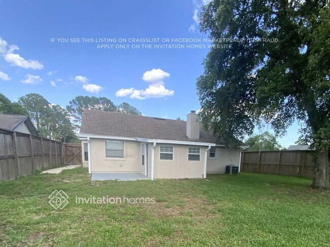 Building Photo - 7924 Honeysuckle Rose Ln