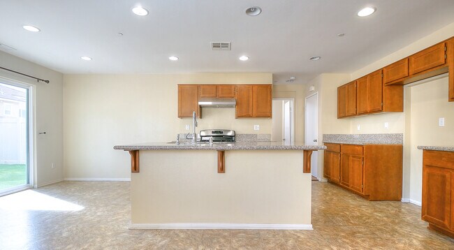 Building Photo - 34212 Woodmont