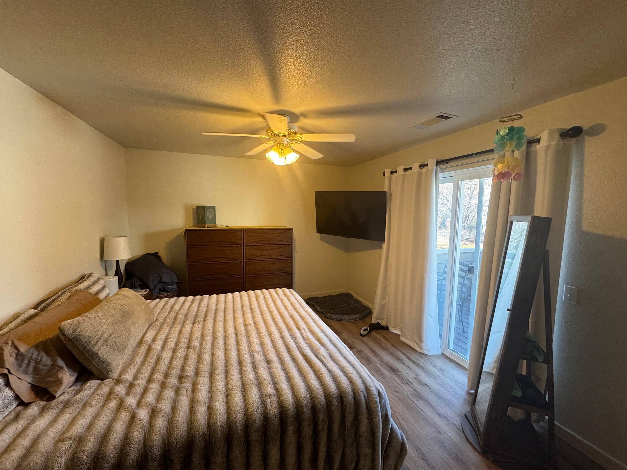 Building Photo - 2062 NE Chanel Ct