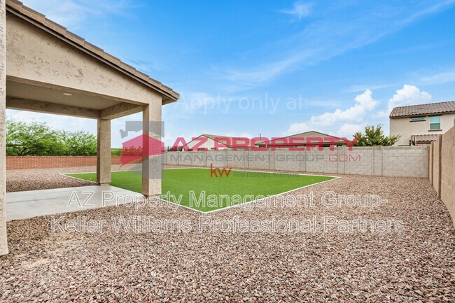 Building Photo - 14031 W Pershing St