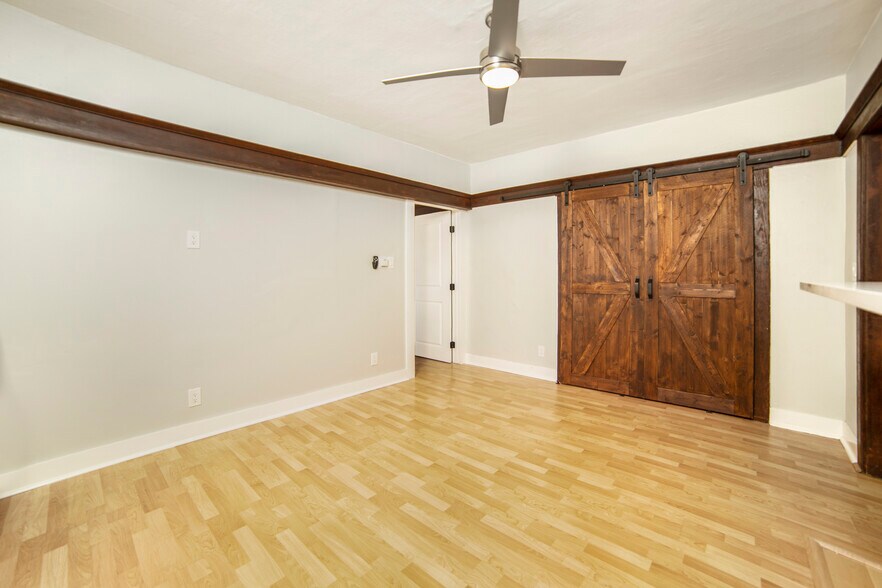 Building Photo - 1426 E Florida St