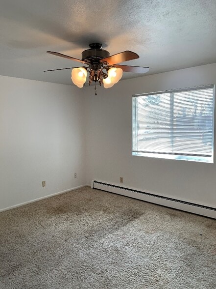 Building Photo - 413 3rd Ave W