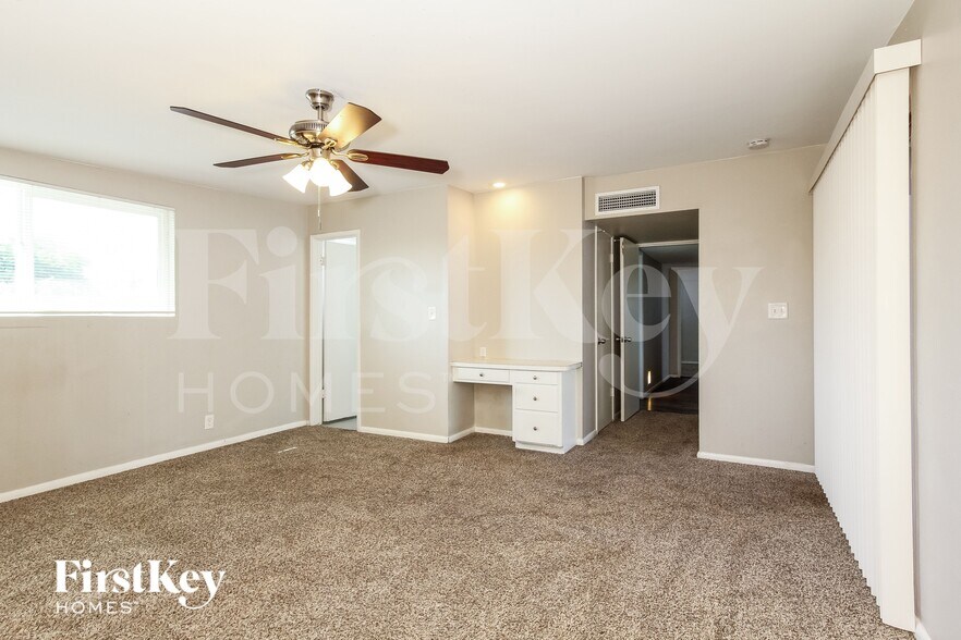 Building Photo - 8830 N 37th Ave