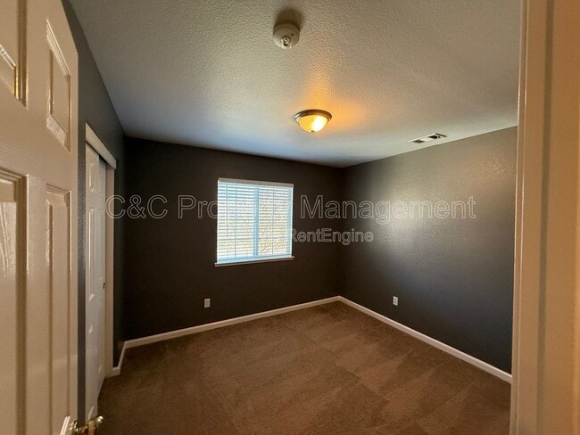 Building Photo - 10628 Siskiyou Ln