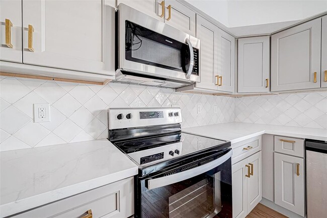Building Photo - 4040 San Felipe St