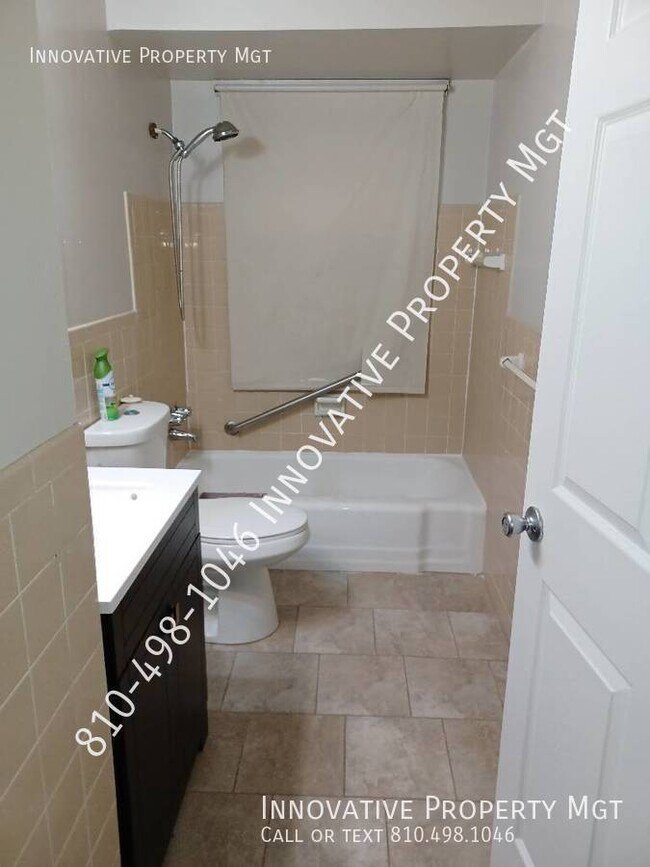 Building Photo - 3 bedroom 1 bath spacious home! newly reno...