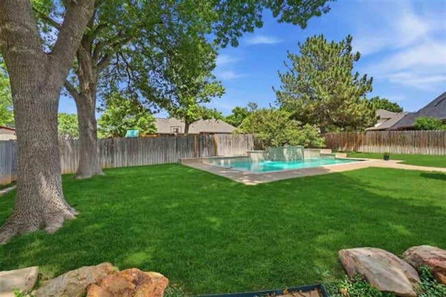 Building Photo - Beautiful 4 Bedroom Home with Pool – Available Now!